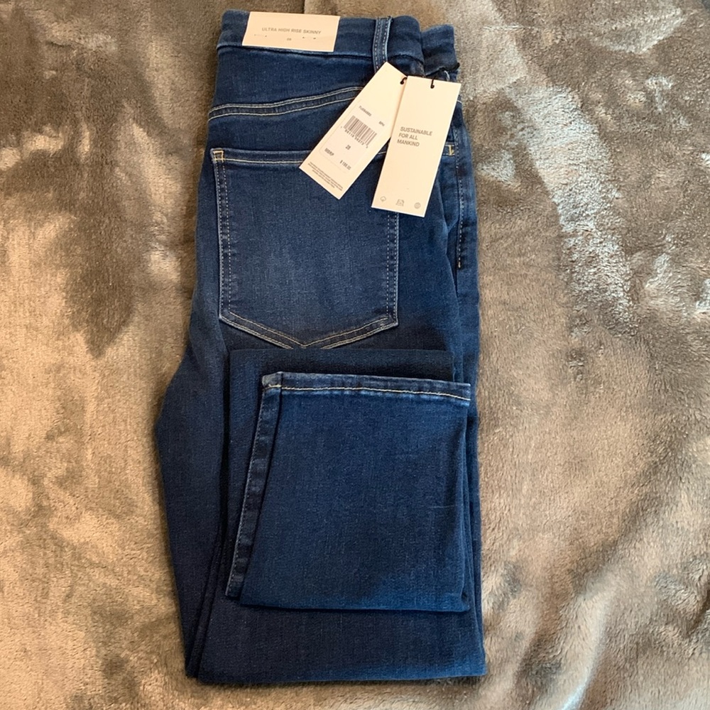 7 for All Mankind - Ultra High Rise Skinny - Size 28